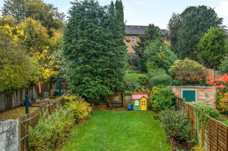 1369946-11-68f616...