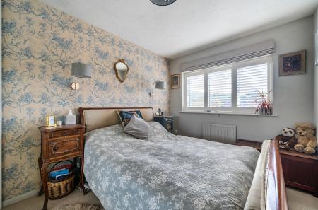 1372605-10-68ff93...