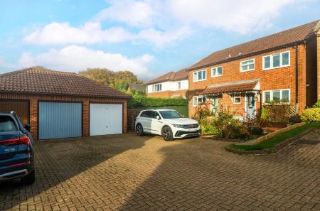 1372605-24-68ff98...