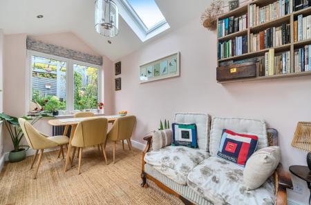 1372605-2-68ff920...