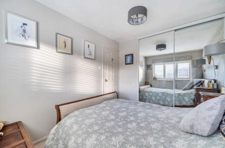 1372605-9-68ff936...