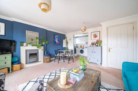 1376506-12-6911f5...