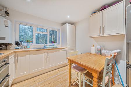 1376966-17-691ca1...