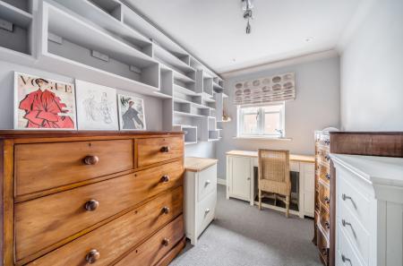 1387111-10-694938...