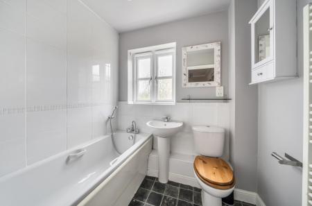 1387111-2-69493cc...