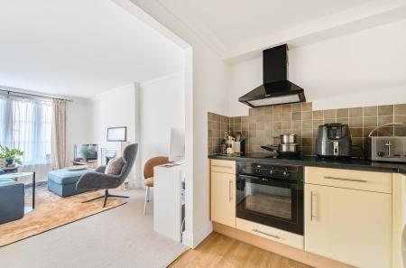 1377335-9-6915c3e...