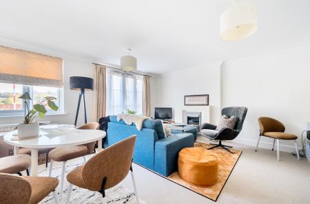 1377335-4-6915c12...