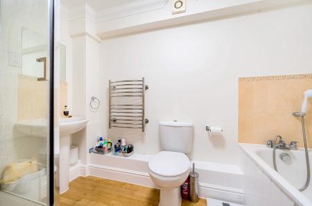 1377335-12-6915cc...