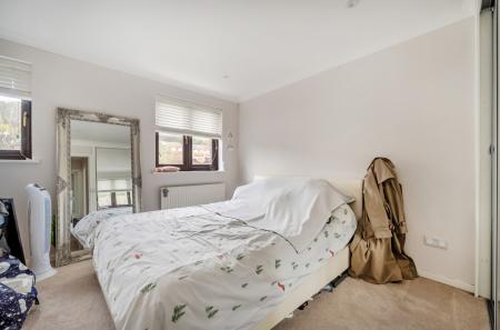 1396198-9-6960e94...