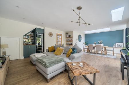 1389051-21-696a50...