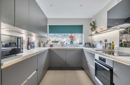 1389051-13-696a4f...