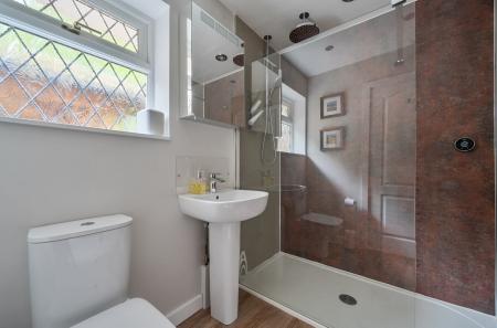 1371750-18-6908d7...