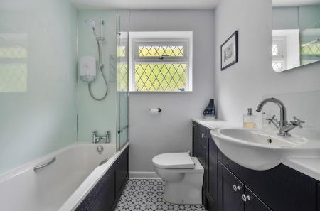 1371750-15-6908d5...