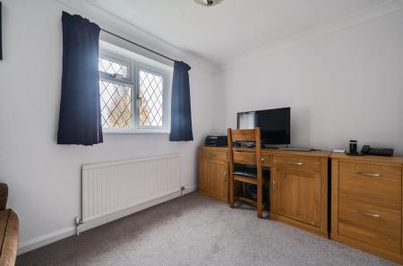 1371750-28-6908d9...