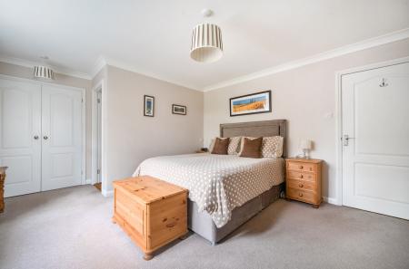 1371750-22-6908d8...