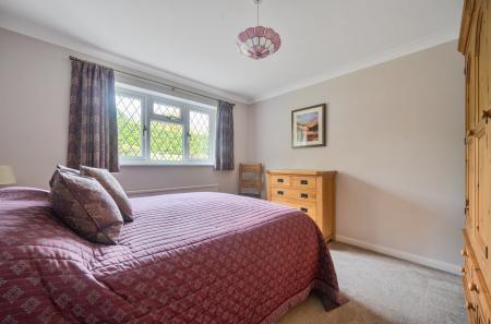 1371750-33-6908da...