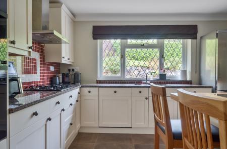 1371750-3-6908d2a...