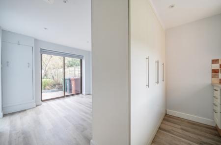 1409642-11-6989c5...