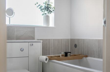 1410660-28-69933d...