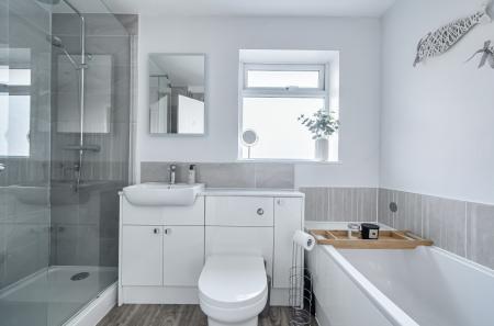 1410660-37-699347...