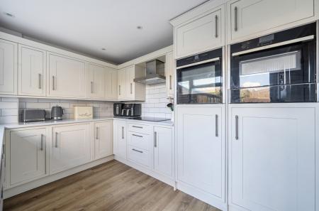 1410660-16-69933d...