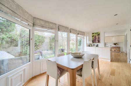 1413131-19-699498...