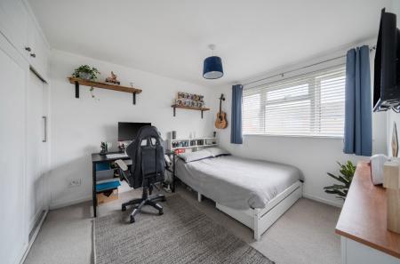 1423809-6-69b0122...