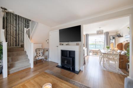 1423809-9-69b0129...