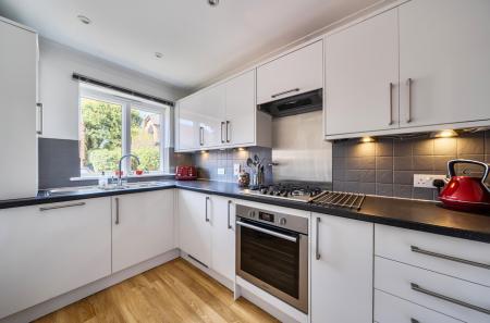 1430691-9-69b95d2...