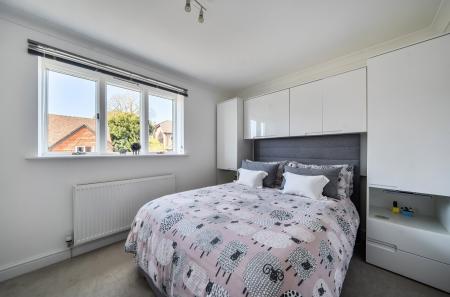 1430691-7-69b95d0...