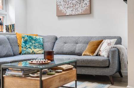 1368864-19-69022f...