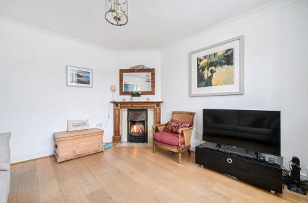 1368864-33-690230...