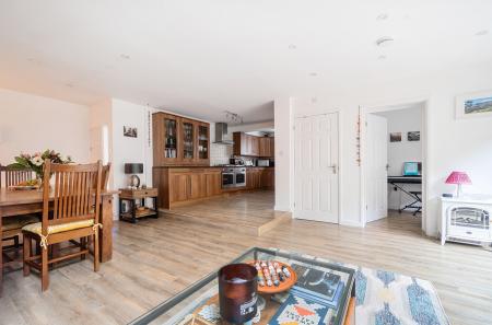 1368864-21-69022f...