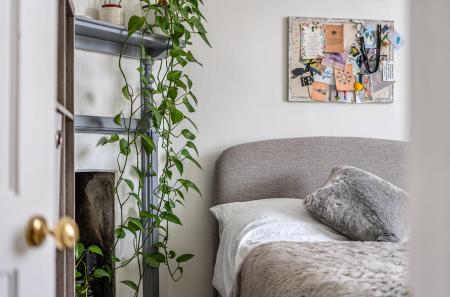 1368864-15-69022c...