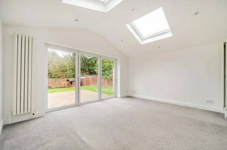 1425221-11-69b7da...