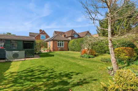 1433378-5-69c521e...