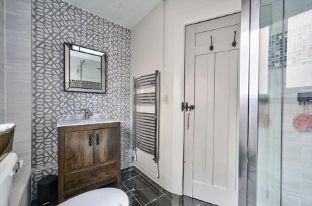 1433378-16-69c525...