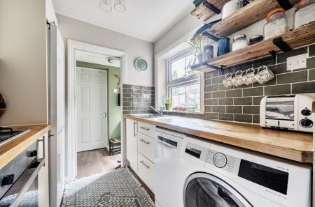 1435779-9-69ca7f2...