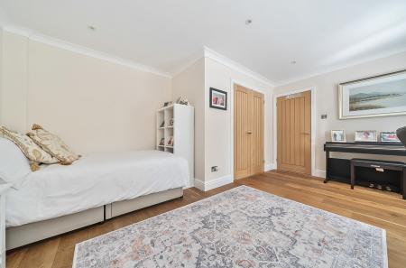 1305417-20-684c3c...