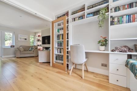 1305417-17-684c3b...