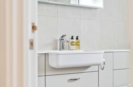 1305417-33-684c43...