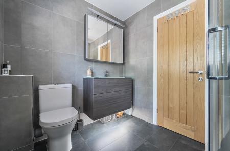 1305417-29-684c42...