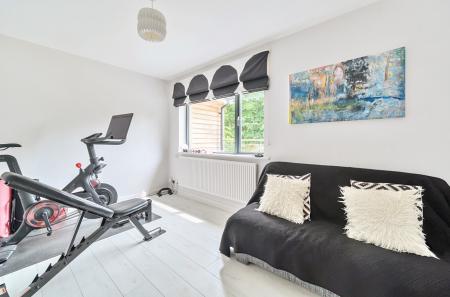 1310935-29-685c45...