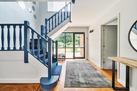 1310935-22-685c45...