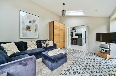 1310935-14-685c44...