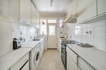 1294494-11-682b47...