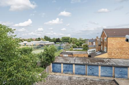 1304262-19-684086...