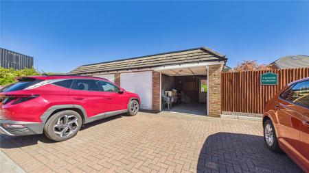 Garage & Parking