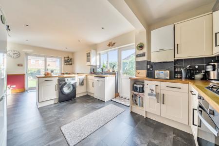 Kitchen/Dining Room