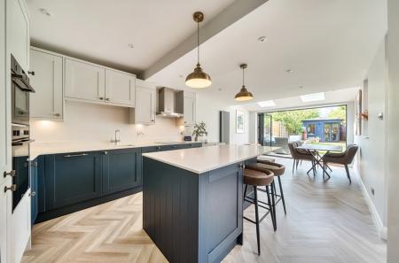 1294205-28-682b75...